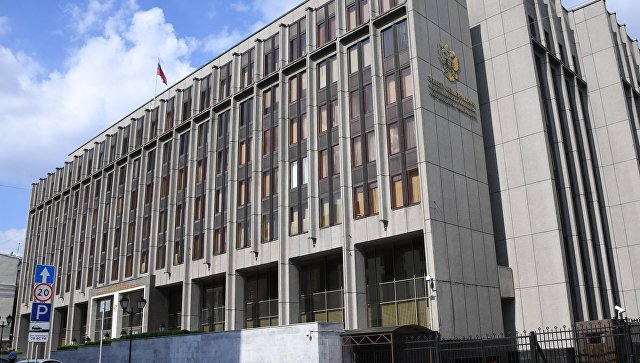 Совет Федерации уточнил порядок действия полисов ОМС